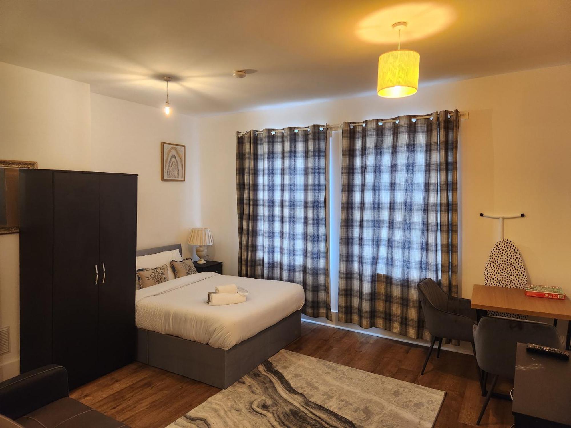 Immaculate 1-bedroom In * Greenhithe