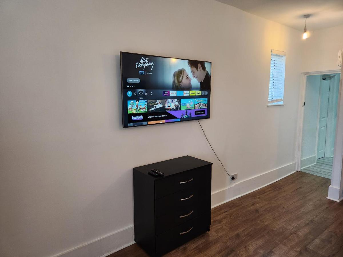 Immaculate 1-bedroom In Greenhithe